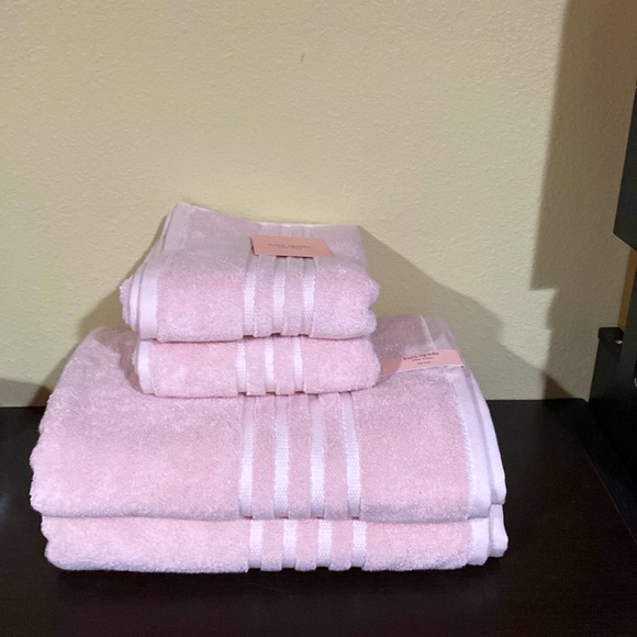 kate spade Bath Nwt Kate Spade Bath And Hand Towel Set Poshmark